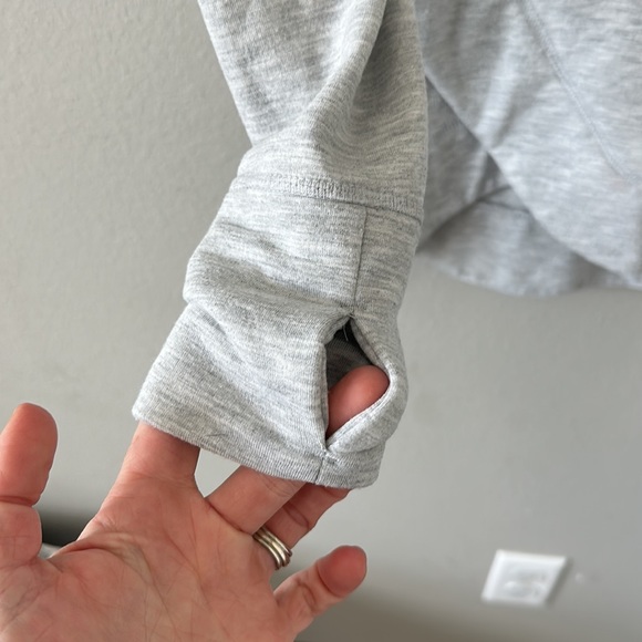 Yogalicious Gray Cowl Neck Hooded Women's Sweatshirt Size Small - Picture 4 of 16